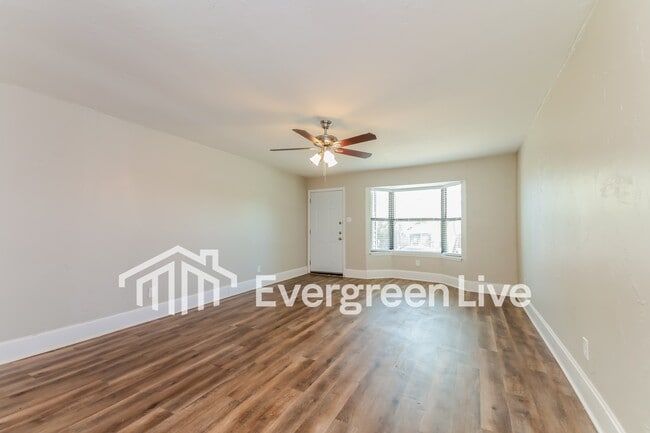 Building Photo - 1225 Bard Dr