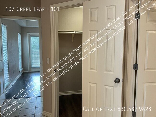 Building Photo - 407 Green Leaf