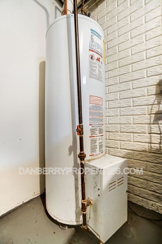 Building Photo - 3704 Willow Run Dr