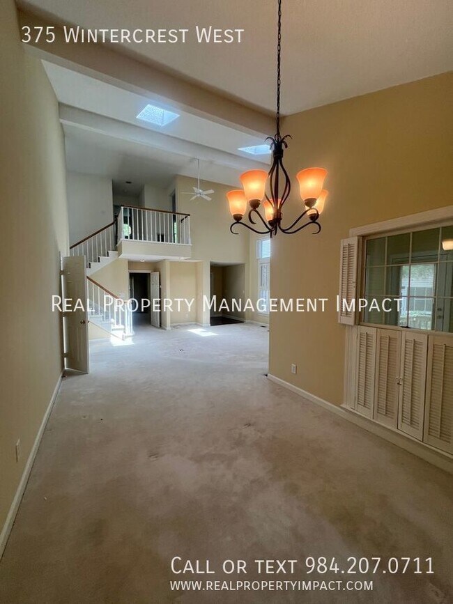 Building Photo - 375 Wintercrest W