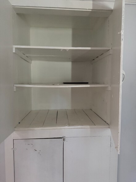 Building Photo - 6585 Voorhees Rd