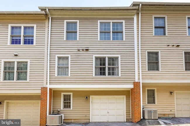 Building Photo - 205 Ridgepoint Pl