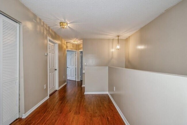 Building Photo - 5315 NW 126th Dr