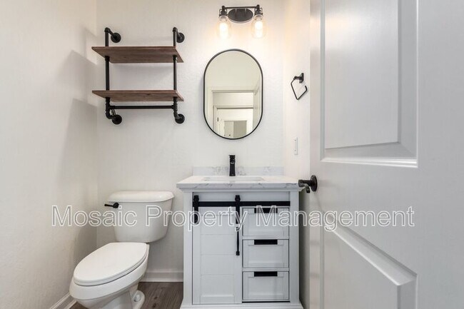 Building Photo - 35565 N Bandolier Dr