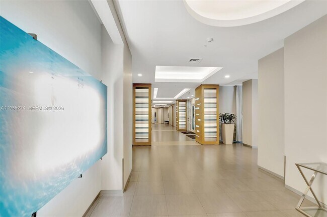 Building Photo - 1900 N Bayshore Dr