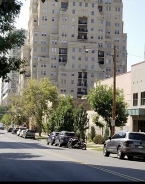 Building Photo - 300 W 11th Ave