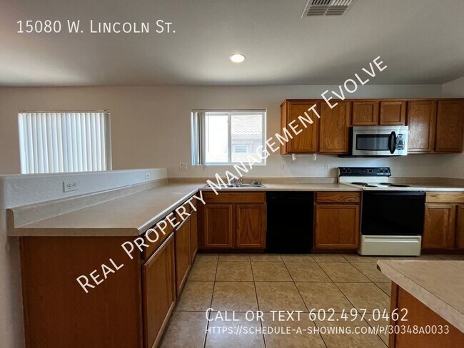 Building Photo - Goodyear Home With Lots of Amenities!!