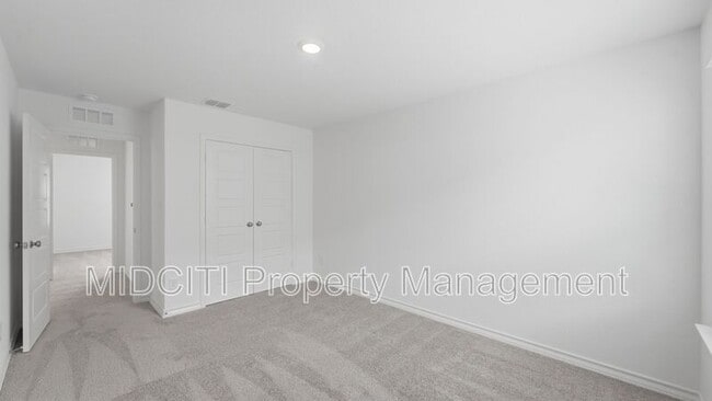 Building Photo - 966 Bluegrass Pt