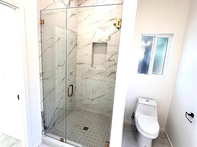 Building Photo - 1675 University Dr