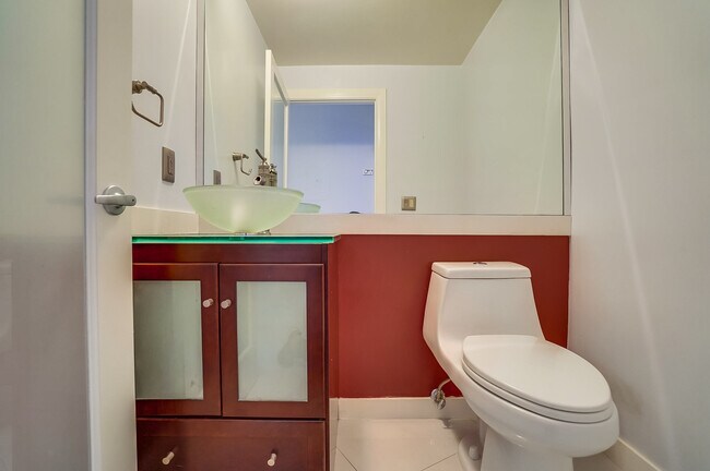 Building Photo - 1128 22nd St