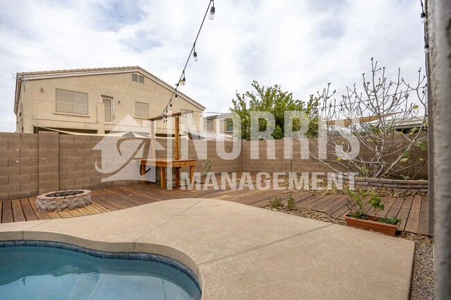 Building Photo - Large Beautiful Home with a Pool in a Prim...