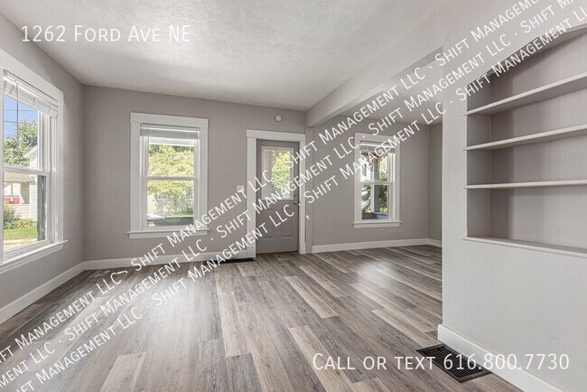 Building Photo - 1262 Ford Ave NE
