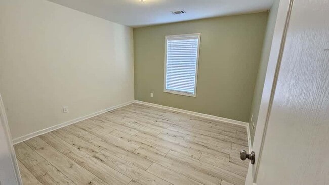 Building Photo - 2126 Crown Park Dr