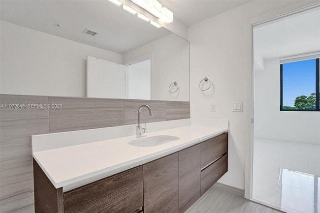 Building Photo - 301 Altara Ave