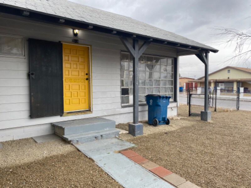 Building Photo - 3514 Center Dr
