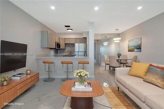 Building Photo - 820 SW 11th Ave