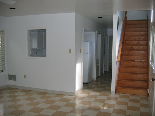 Building Photo - 2312 Price Ave