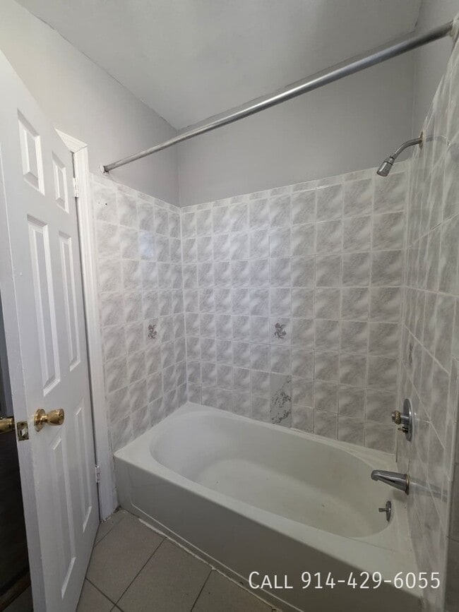 Building Photo - 139 W Sandford Blvd