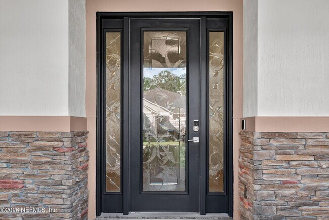 Building Photo - 127 Rockcreek Dr