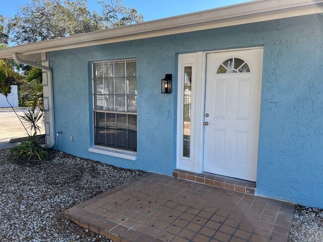 Building Photo - 710 Bayou Ave