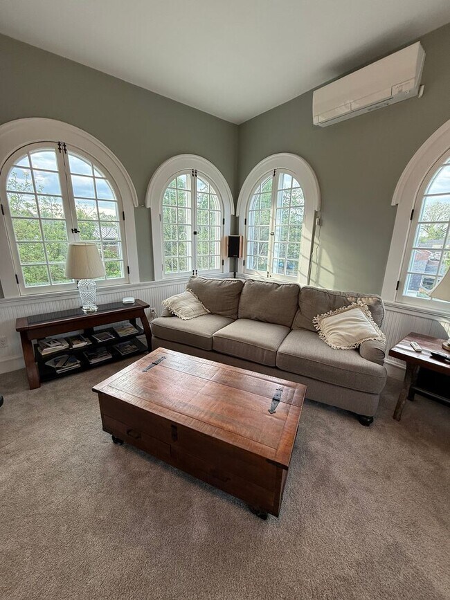 Building Photo - 2021 Rivermont Ave