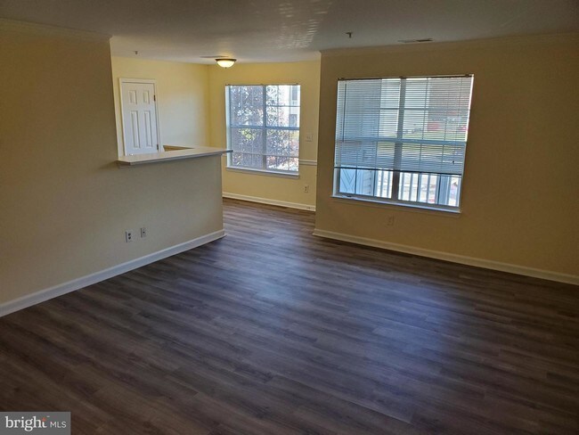 Building Photo - 8054 Lisle Dr