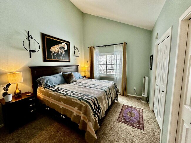 Building Photo - Wonderful 3-Bed Townhome Near Waneka Lake!