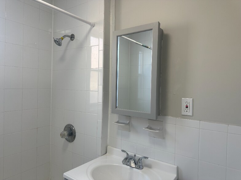 Building Photo - 328-61s 61st St