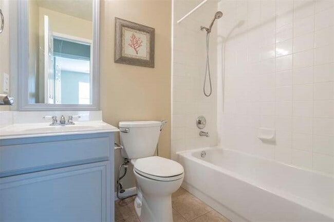 Building Photo - 221 Armand Bay Dr