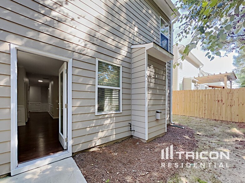 Building Photo - 119 Kasey Dr