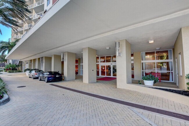 Building Photo - 1551 N Flagler Dr