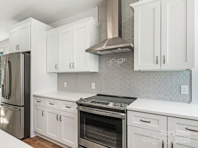 Building Photo - 1310 N Davidson St