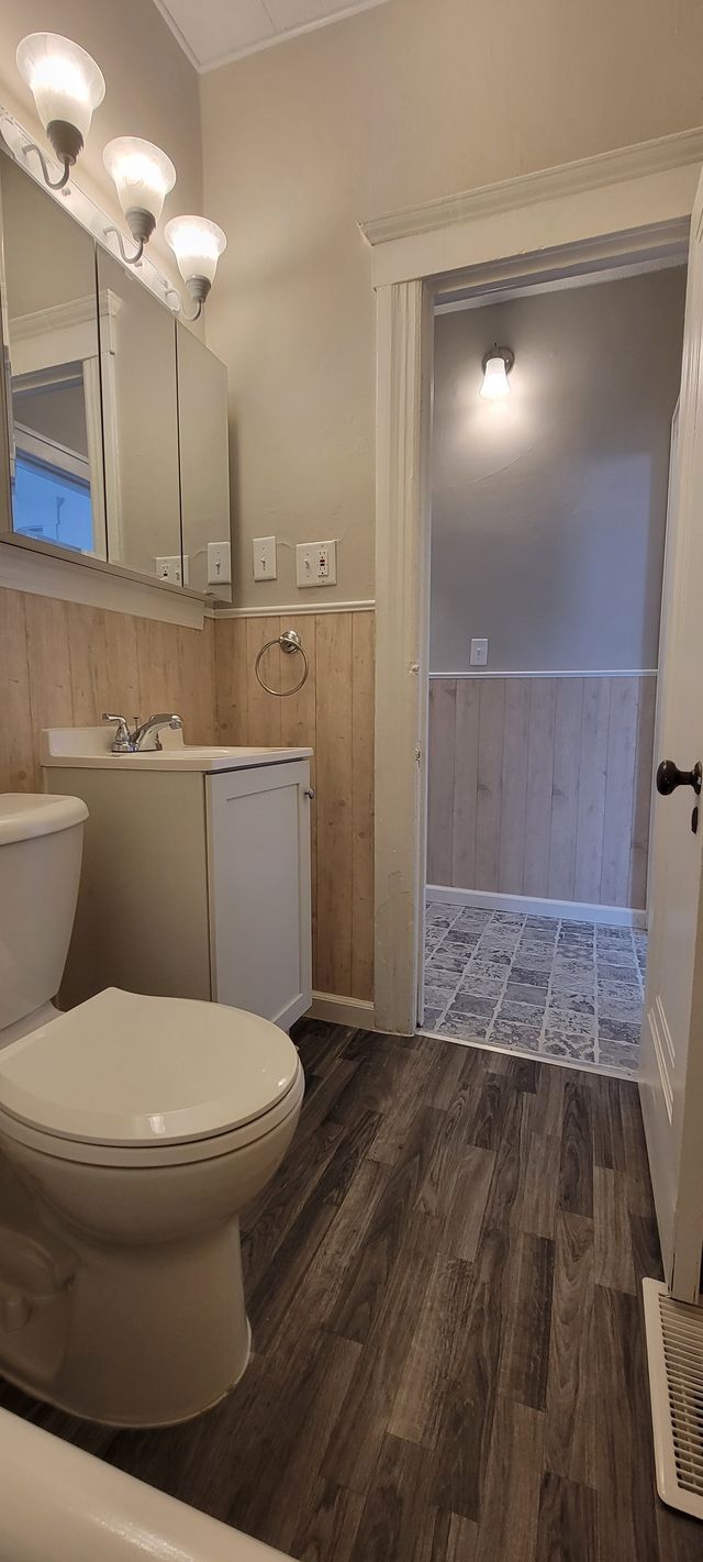 Building Photo - 68 E James St