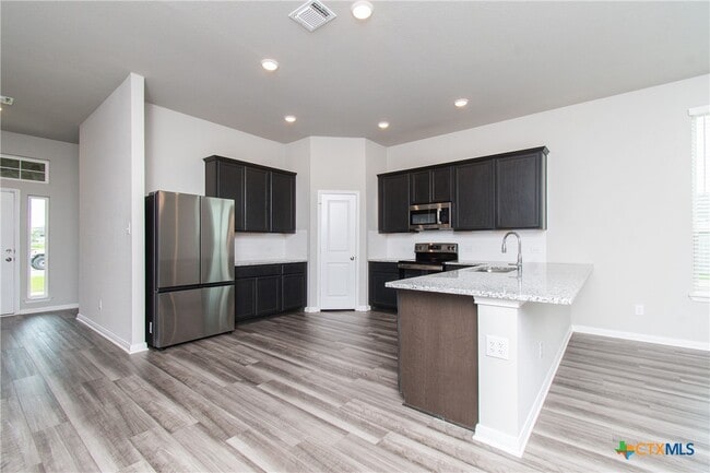 Building Photo - 8207 Montclair Dr