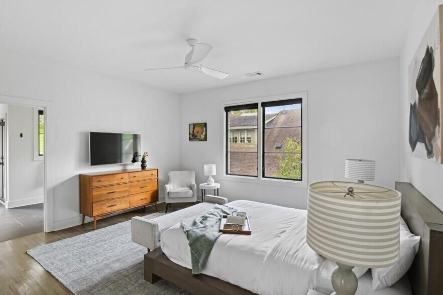 Building Photo - 634 Bonaventure Ave NE