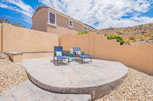 Building Photo - 445 W Mountain Sage Dr