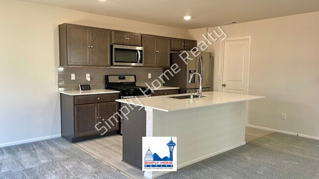Building Photo - Spacious Tumwater home with a rare downstairs bedroom and a full bathroom!