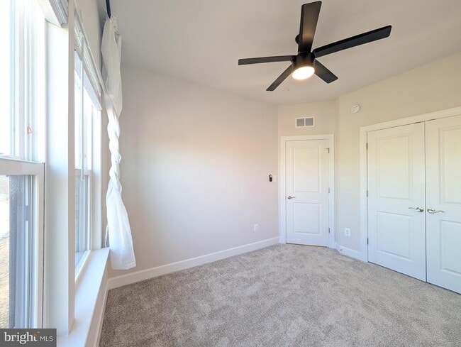 Building Photo - 6710 Belcrest Rd