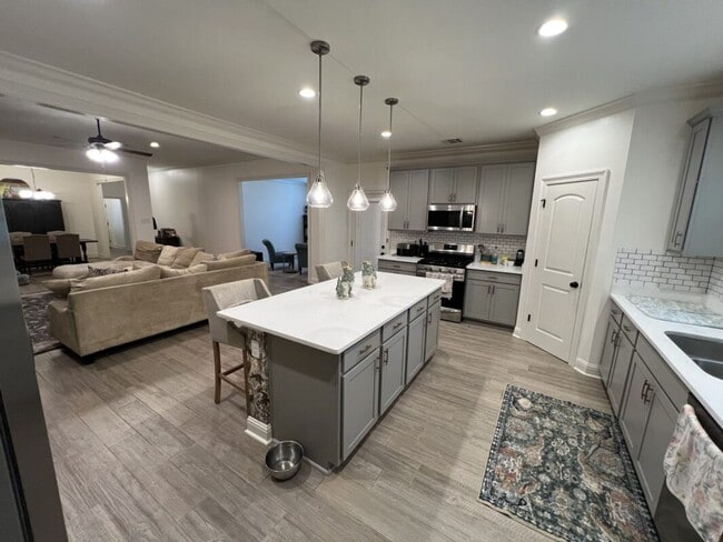 Building Photo - Spacious 5 Bedroom Home in Lake Haven – Zachary, LA