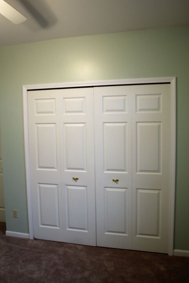 Building Photo - Available Now!- 2 Bedroom Condo In Davison