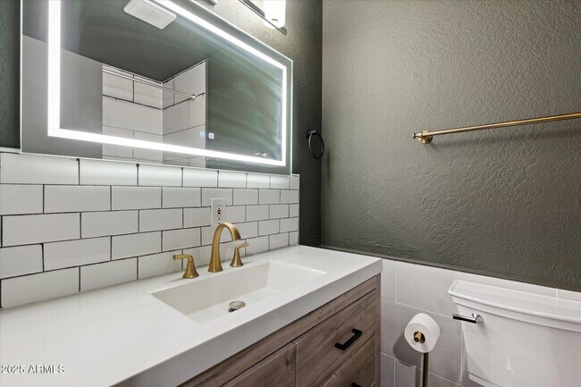 Building Photo - 1018 E Osborn Rd