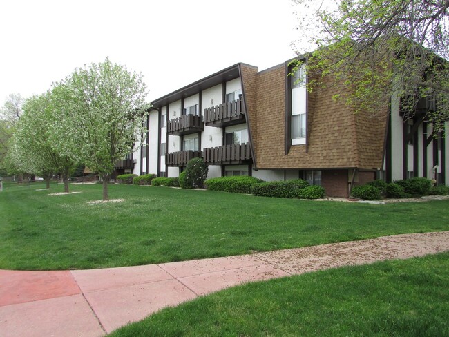 Building Photo - 1309 Kirkwood Dr