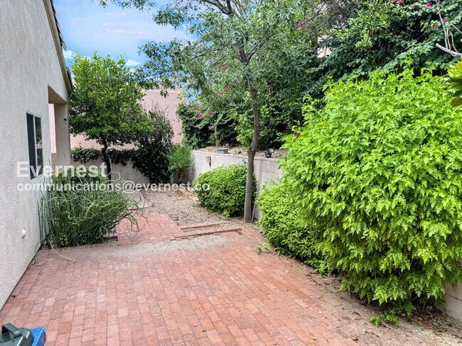 Building Photo - 3-Bedroom Home with Garage / Pet-Friendly ...