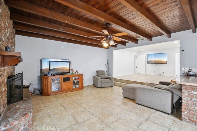 Building Photo - 3686 Palo Verde Ave W