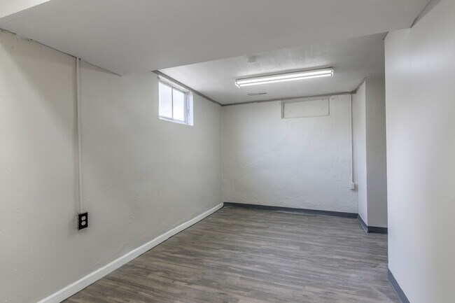 Building Photo - 1601 N Pearl St