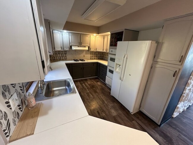 Building Photo - 52153 Clover Trail