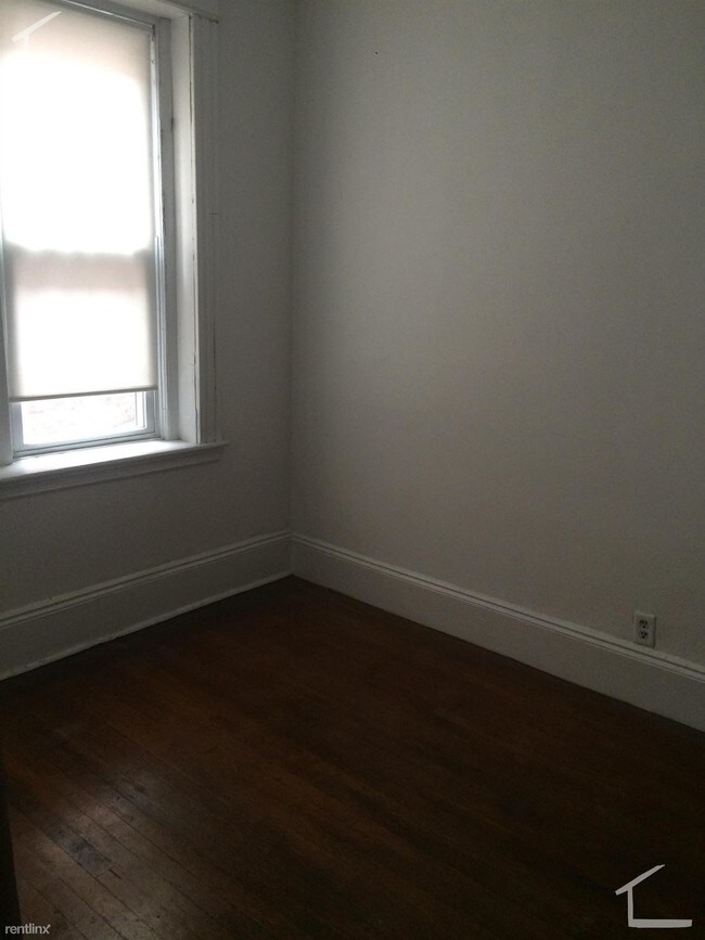 Building Photo - 120 Warren St