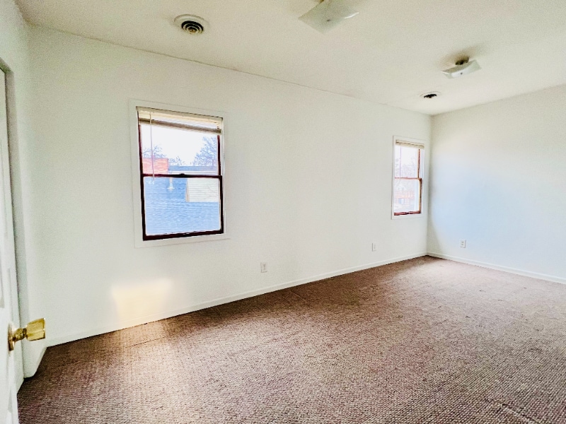 Building Photo - 123 1/2 E Fulton St