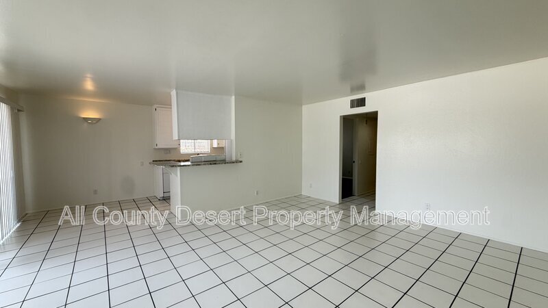 Building Photo - 550 El Cielo Rd