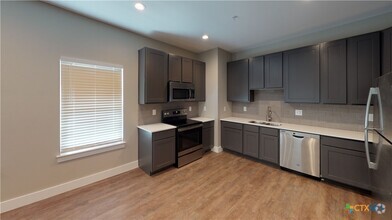 Building Photo - 311 Craddock Ave